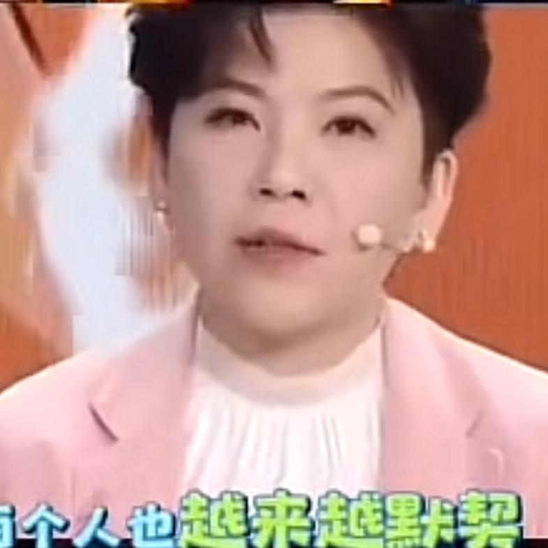 谈起‘莎头组合’混双搭档的默契，国乒前辈邓亚萍也是非常佩服，她激动地说：现在