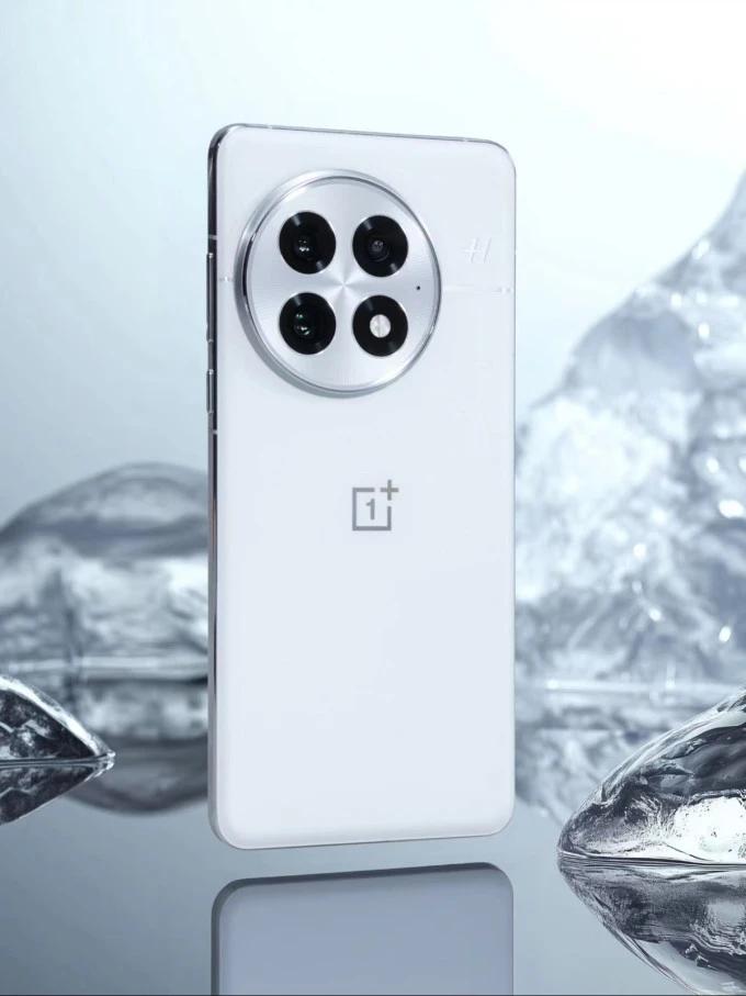 虽说它声量不如华为小米，创新力却不容小觑。就说哈苏合作这事儿，要是一加没点真本事