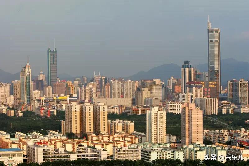 深圳楼市：过去一年半，深圳房价已经持续回落，如果继续下行，去年进场抄底的购房