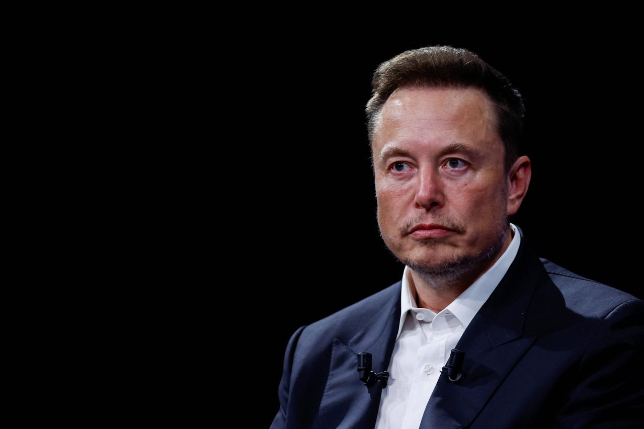 马斯克犀利直言：“我是有点亲华，不仅是我在中国有既得利益，中国人民真的很棒，有很