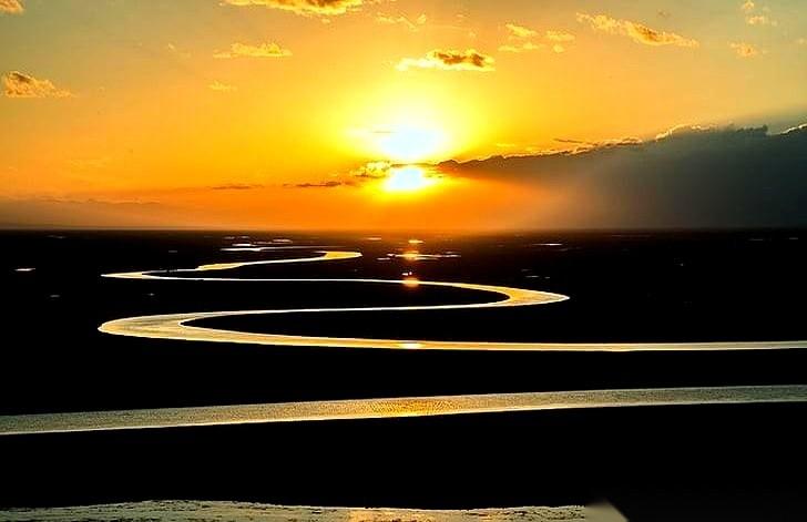 连着第四天了。整整四天。早盘直接给你撕开一道口子，连个招呼都不打。这口子，