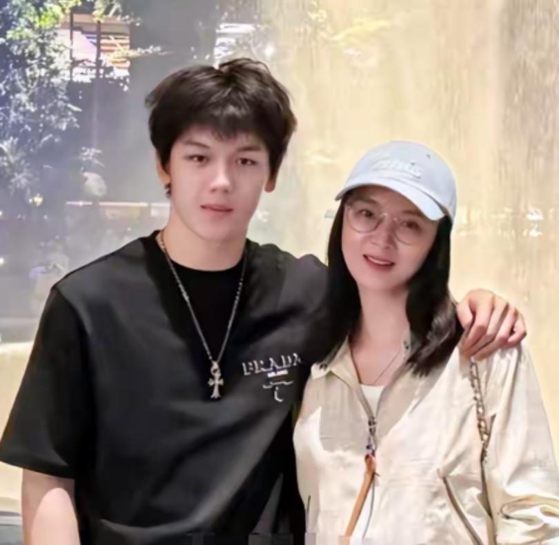 52岁的王艳，活成了人生赢家娱乐