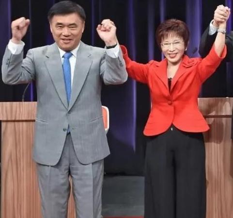 洪秀柱为何支持郝龙斌而非郑丽文？台名嘴邱毅一爆料，洪秀柱在本次党主席改选中，支持