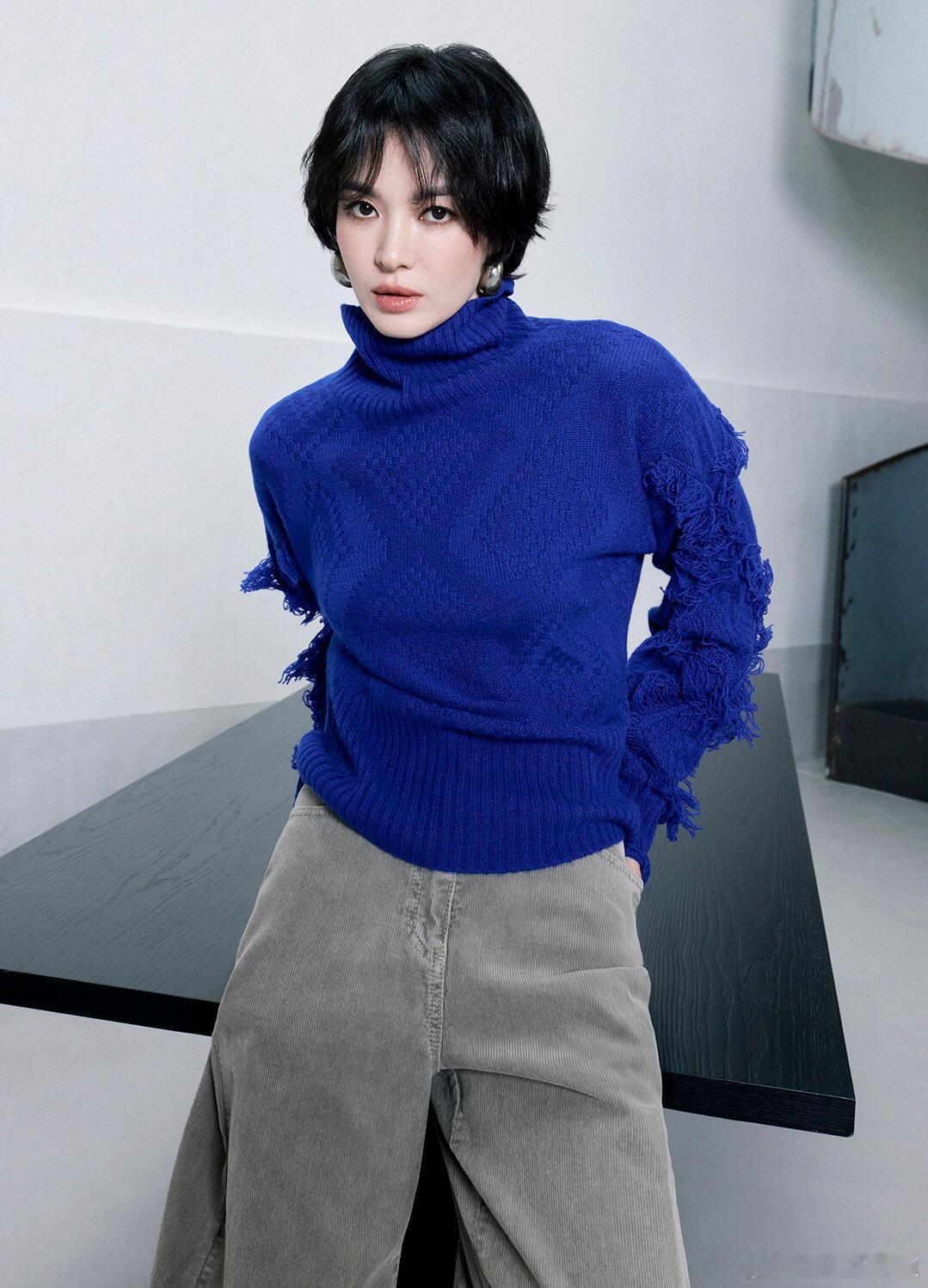 这短发也太显精神了，宋慧乔的时尚感从不出错