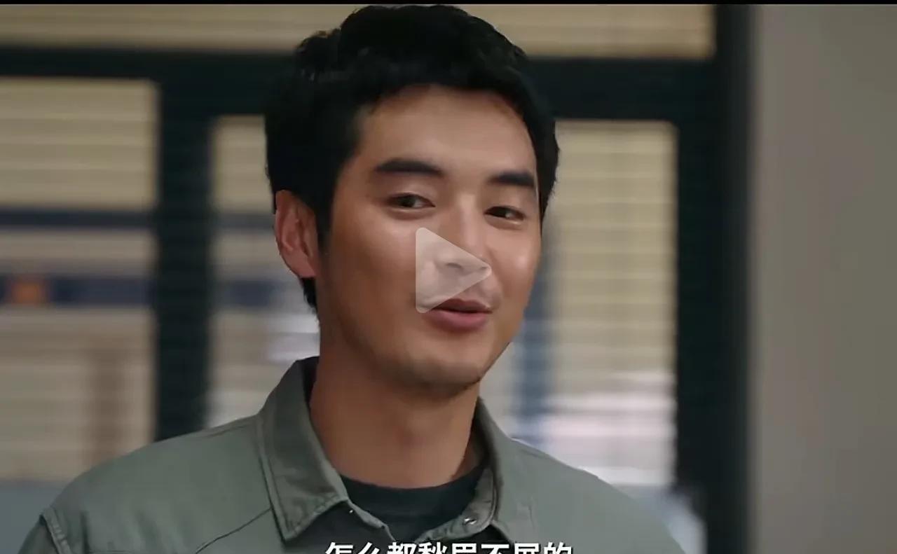 《利剑玫瑰》第22集抢先看。刘纲欲对周宏才杀人灭口，警察内鬼开始暴露。1，刘纲