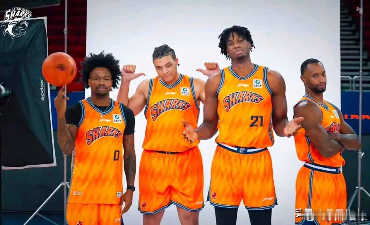 CBA新赛季12强预测：京粤沪厦四强争霸！距离CBA新赛季开赛还有2天的时间