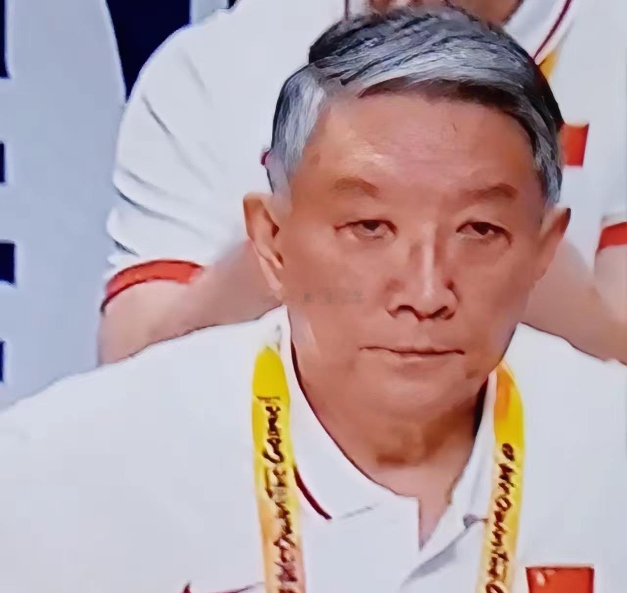 男篮输了，女篮也输了！这让篮协情何以堪！想当年换掉姚明时有多坚决，现在就有多打脸
