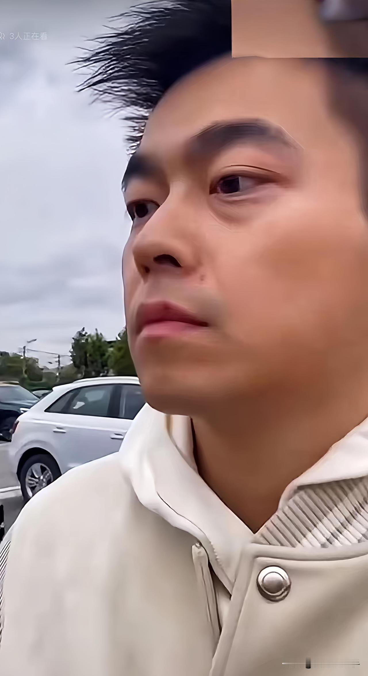 见过淡定的，没见过这么淡定的！老公带着孕检的第三者，迎面撞上陪岳母看病的原配