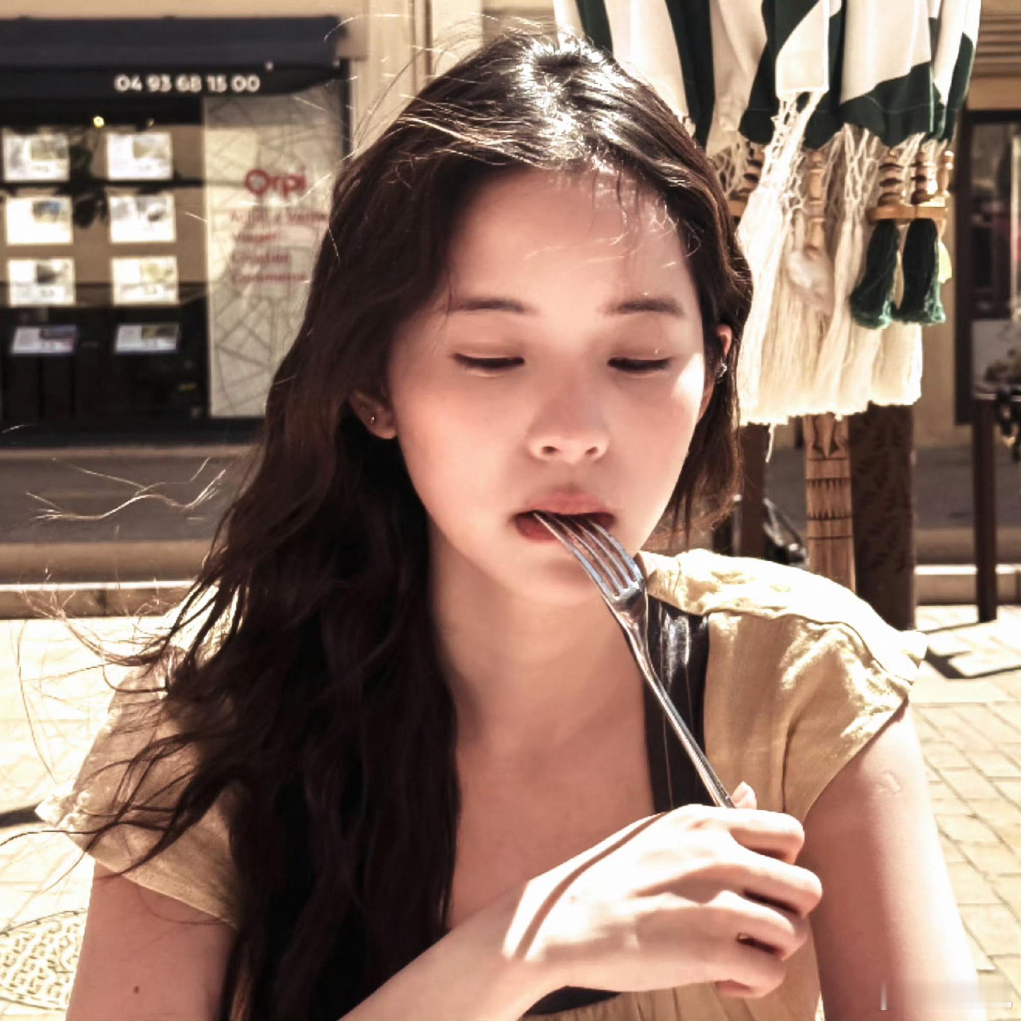 欧阳娜娜有自己的offer欧阳娜娜拿到属于自己的offer啦，一直踏实搞事业真的