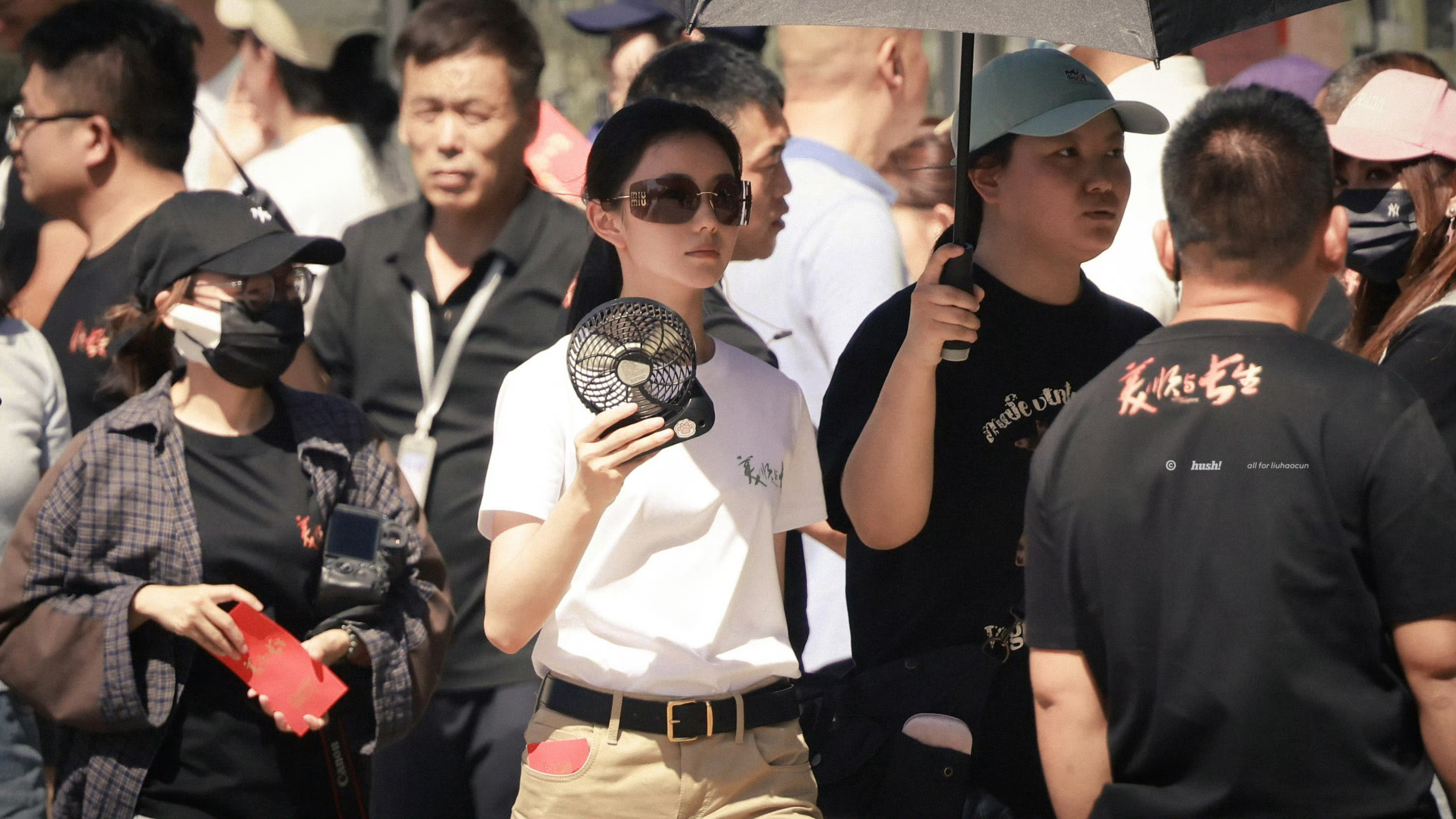 太好看了吧！刘浩存美顺与长生开机路透刘浩存美顺与长生开机照​​​