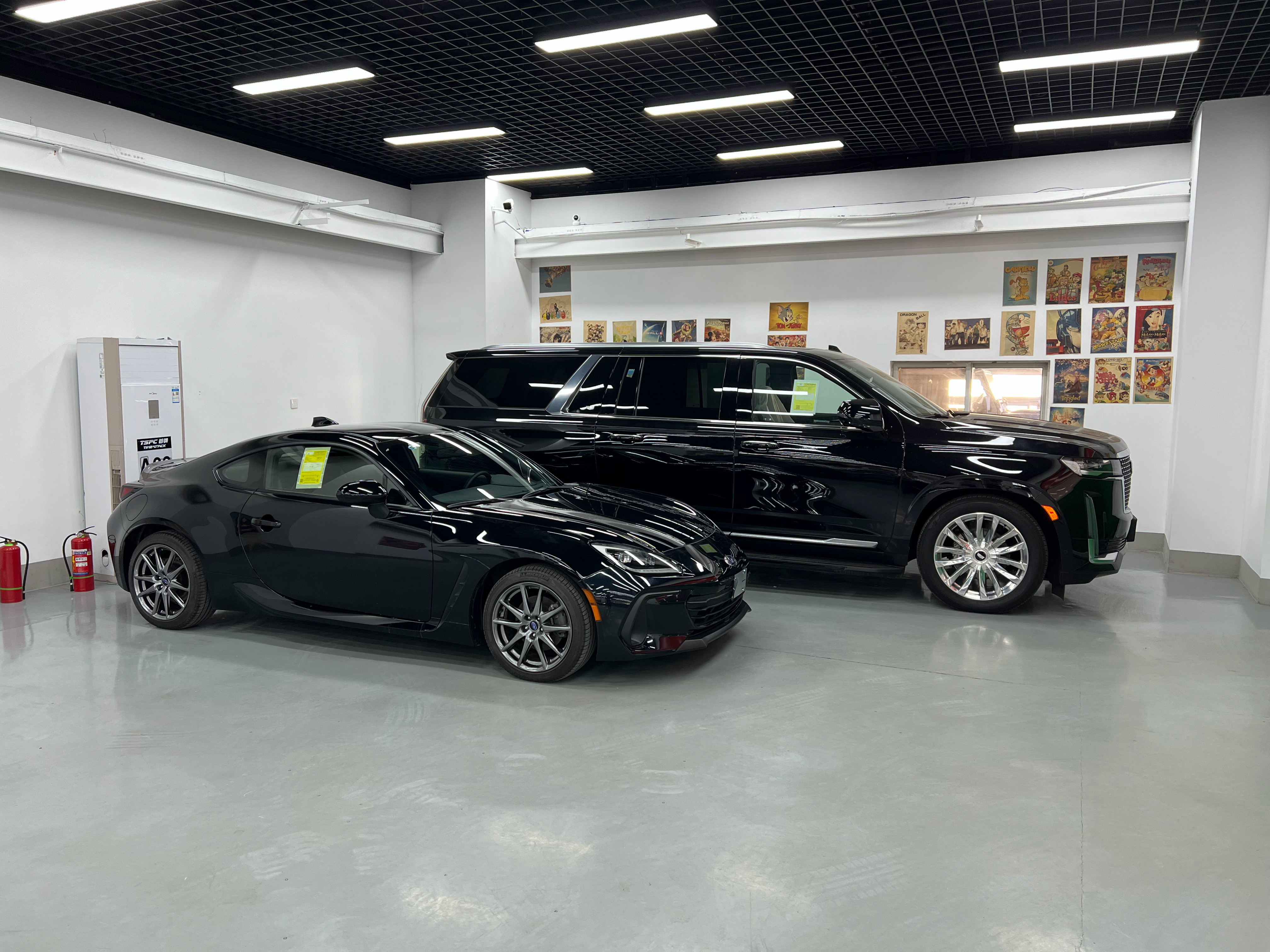 今天婷婷姐给展厅做了做卫生干净了好多，舒坦～