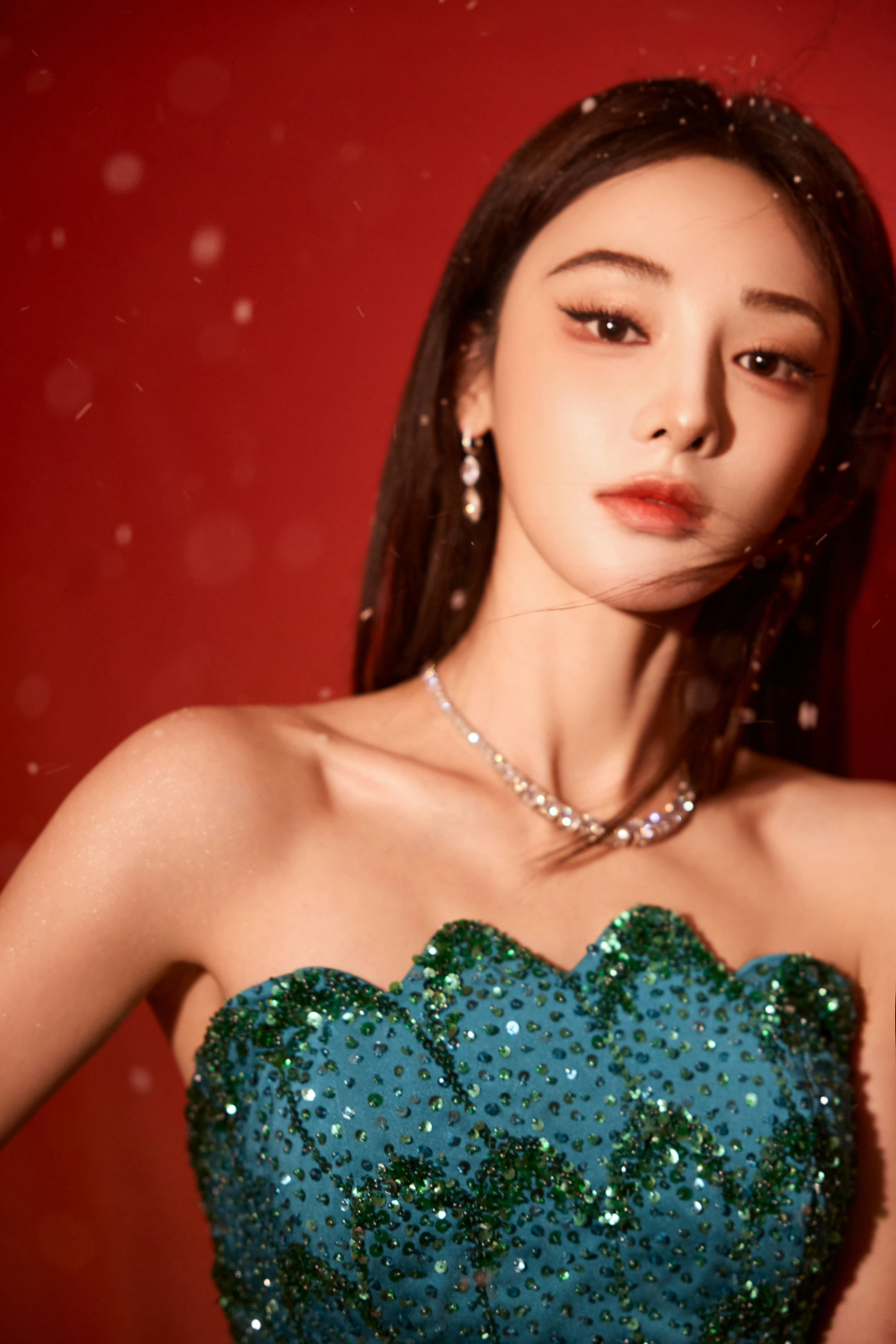 彭小苒换造型师了原来是换造型师了，女鹅事业心赛高