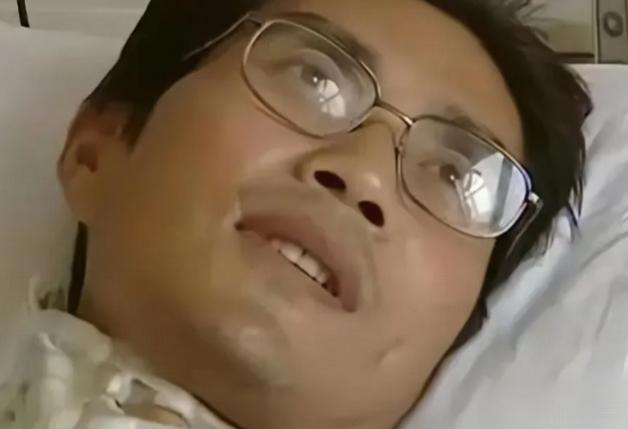 山东一男子尿毒症晚期，家里五个兄弟姐妹，没有一个人愿意管他，他只能一个人躺在医院
