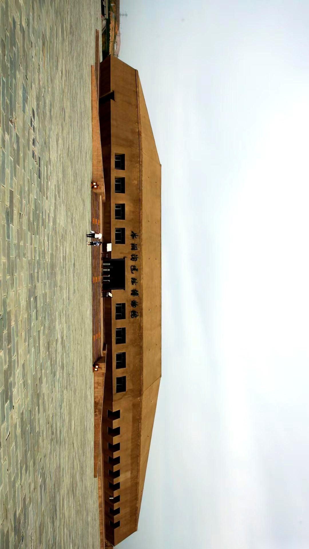 说出来你可能不信，四万年前的古人类，和五千年前的古人类，在咱们某些博物馆里，过着