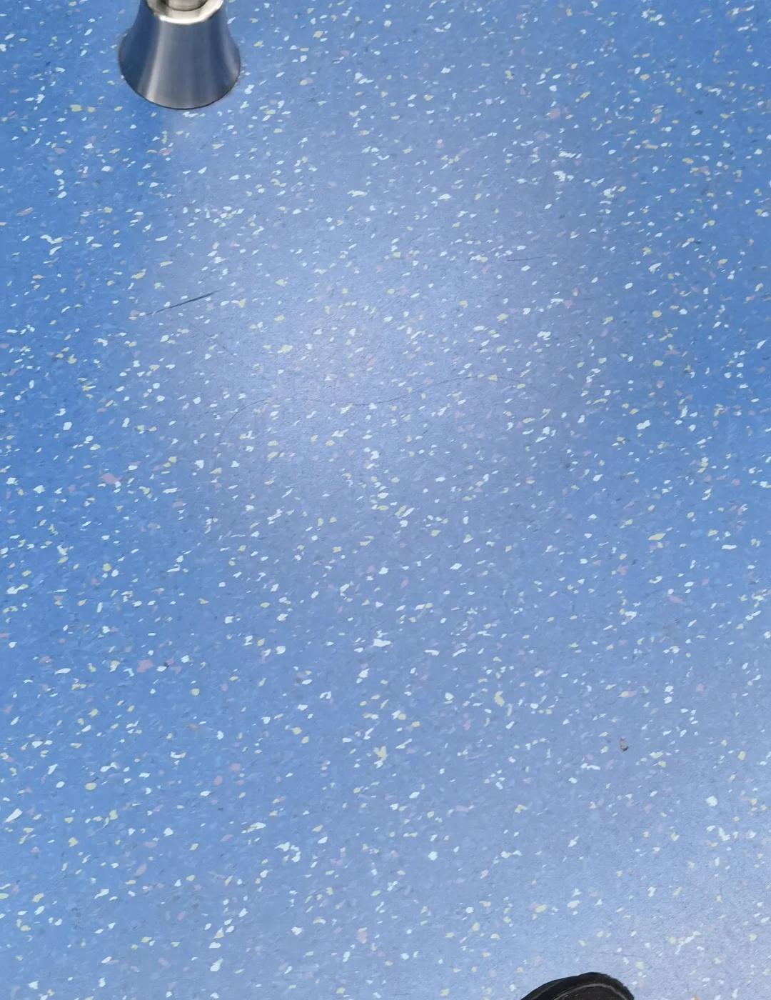 搭地铁有感是不是什么时候会把车厢天花板设计成蓝天白云样式