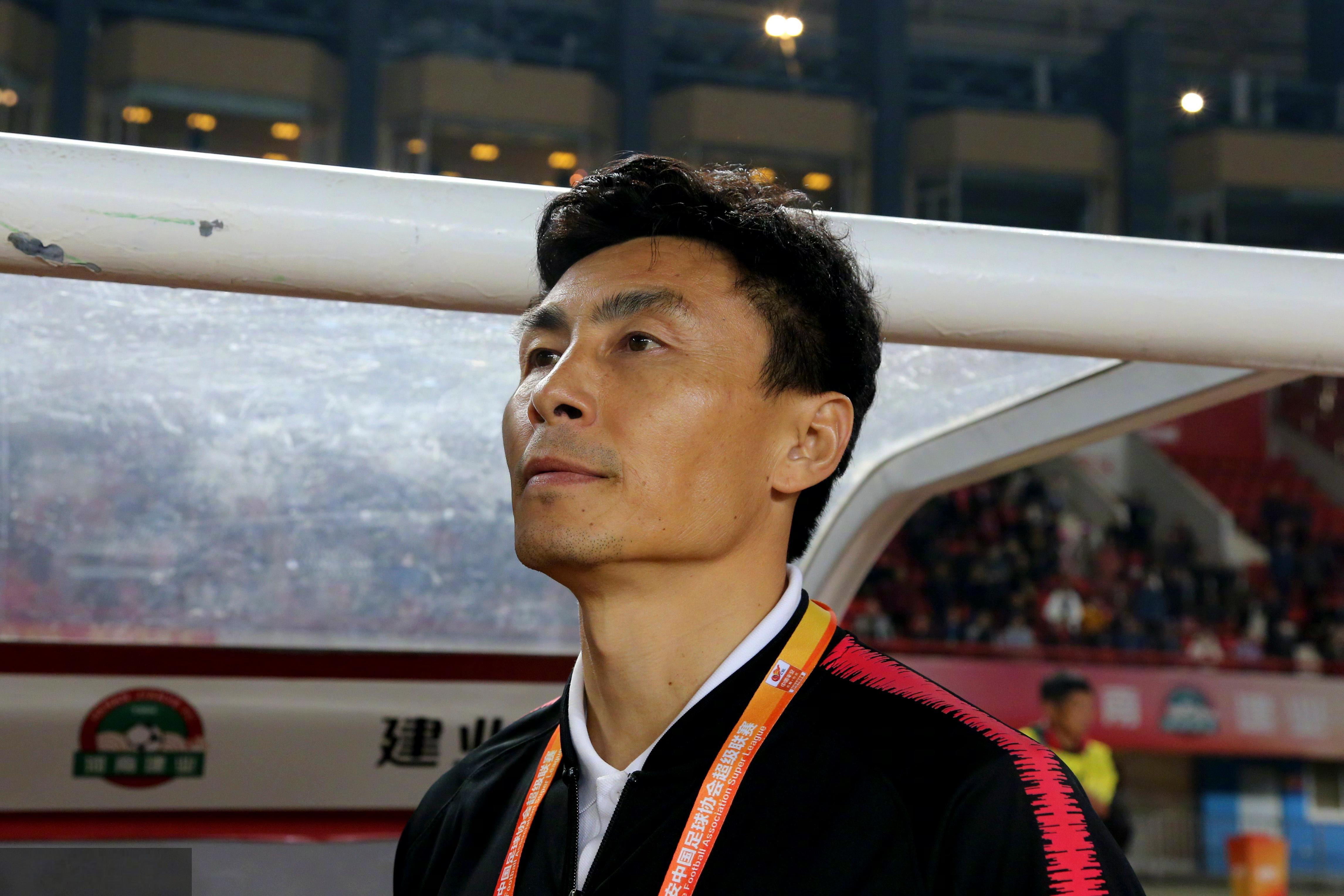 李玮锋出任中甲宁波队主帅据：李玮锋今日到宁波正式签约，俱乐部将官宣其成为新任主教