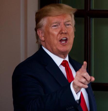 特朗普曾经说过这样的一番话：如果中国收复了台湾，那么美国将第一时间“轰炸”中方的