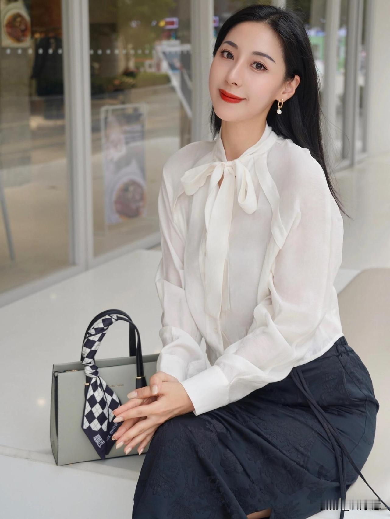 极简黑白🖤爱上冬季清冷高级感黑白灰永远经典永远耐看的搭配好穿又简约的一身