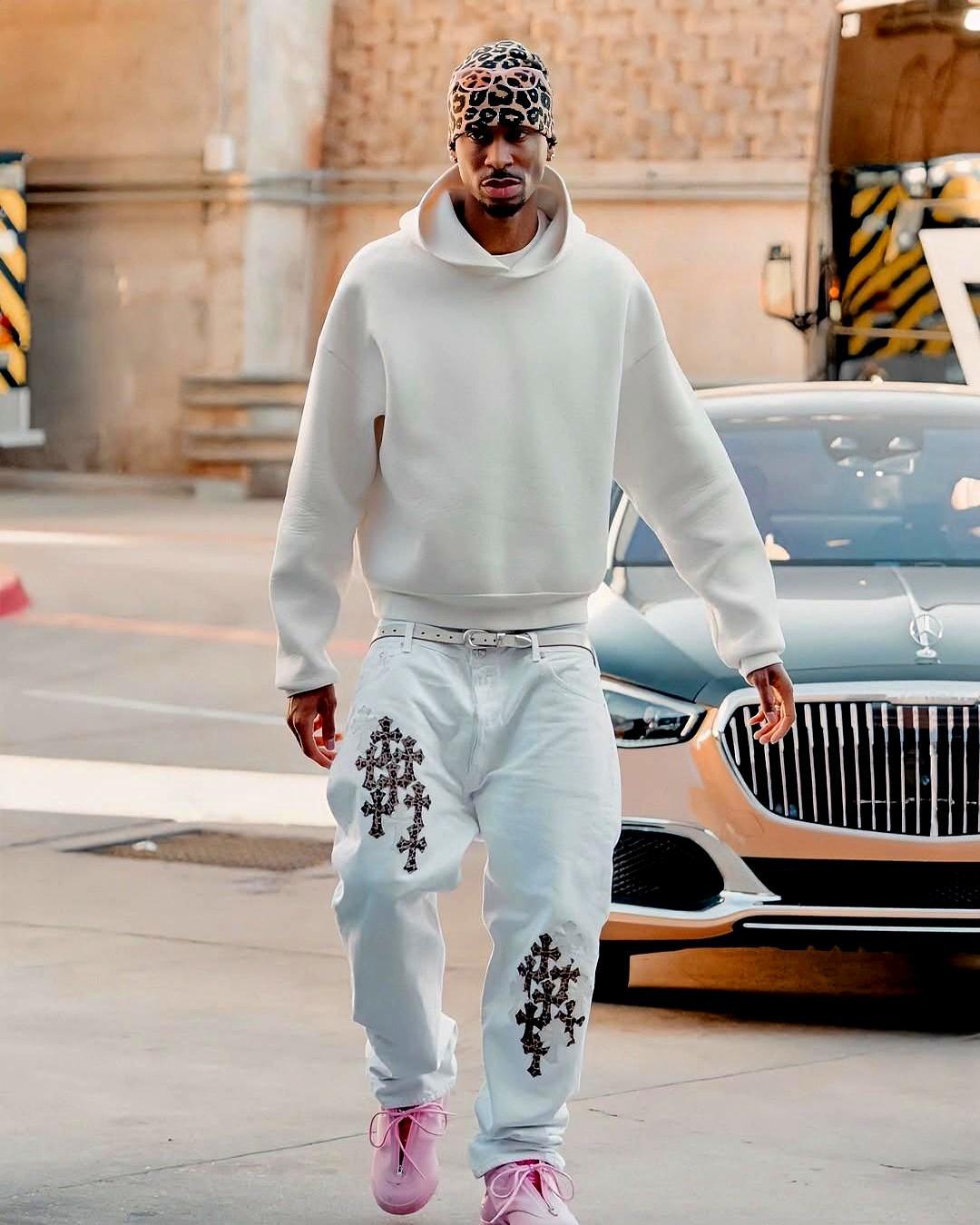 你敢信？现役居然有人摸到了张伯伦压了60年的得分纪录门槛。刚结束的雷霆主场