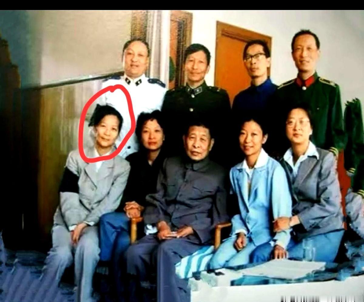 柯蓝，原名钟好好，中国内地女演员，1972年出生，爷爷钟期光，开国上将，父亲钟德