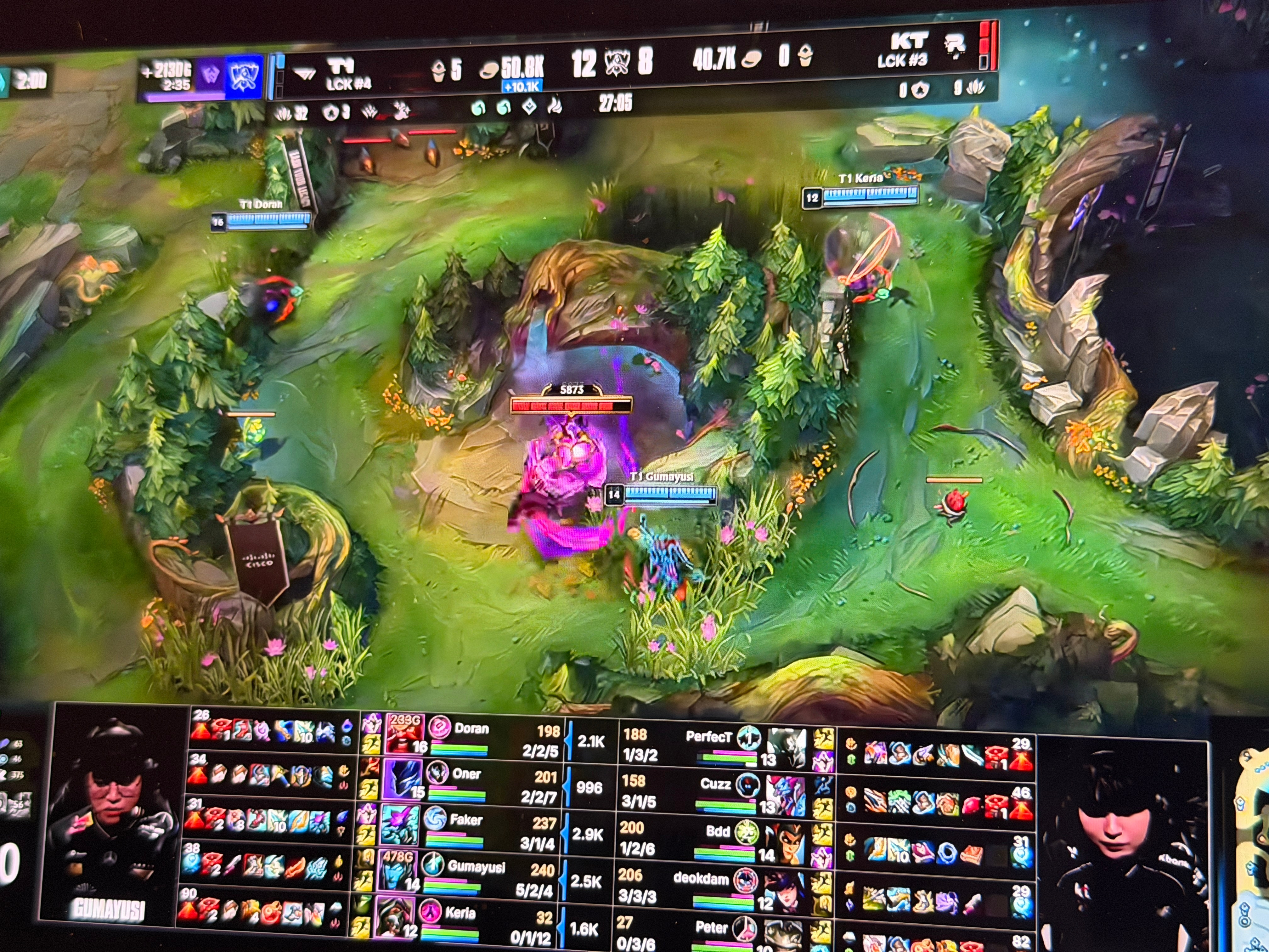 T1是真猛硬是四小龙续上命这就要2:2打决胜局了真的强[doge]看这气势，T1