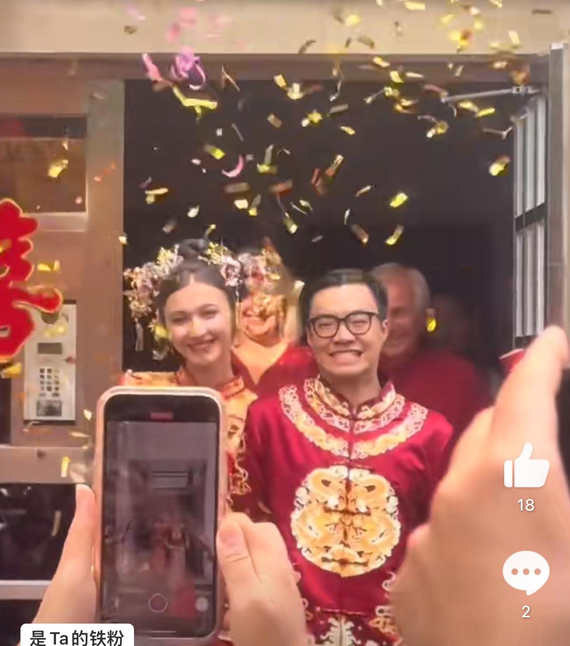 没点实力娶不了毛妹，山东日照小伙八抬大轿赢娶白俄罗斯靓女，这个情绪价值直接拉满。