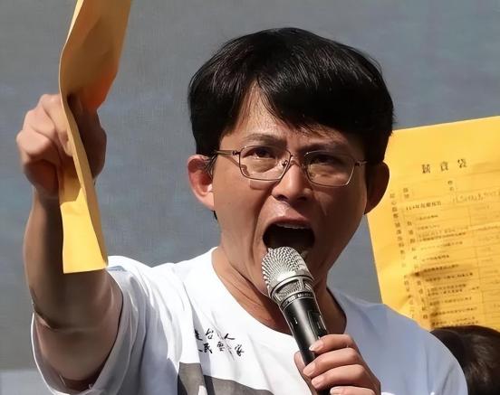 台湾政坛这回可真要炸锅了！柯文哲竟然玩了这么一手，让黄国昌带头“集体辞职” 