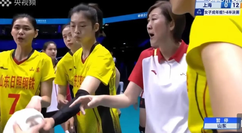 谁都不看好你，山东人自己看好自己！今晚的全运会成年组女排决赛，山东队对决江苏队