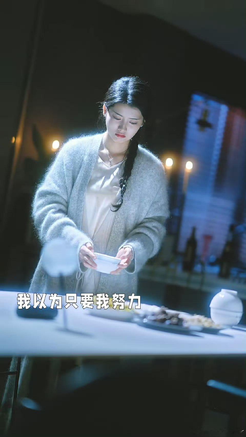 上辈子掌嘴这辈子长嘴苏迦妮上一世和迟域只剩遗憾，重生后她心灰意冷，决定选择远离迟