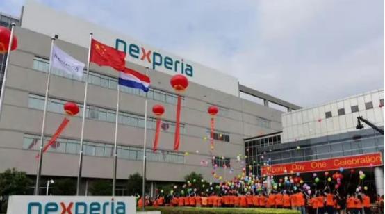 荷兰冻结安世半导体资产后，中国禁止出口安世中国生产的部件和组件。这就意味着荷兰安