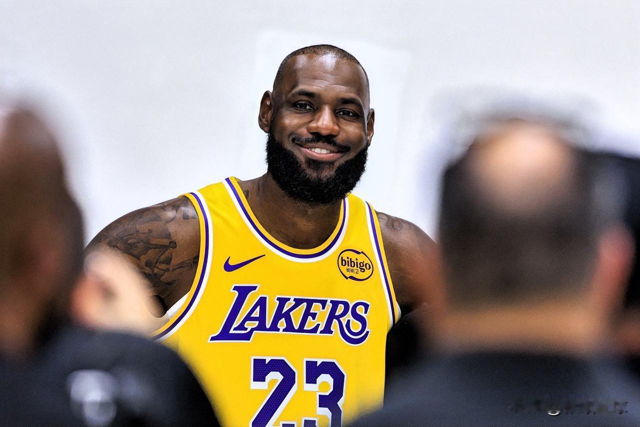 詹姆斯留队真相曝光！湖人7胜2负西部第二，等儿子进NBA成关键