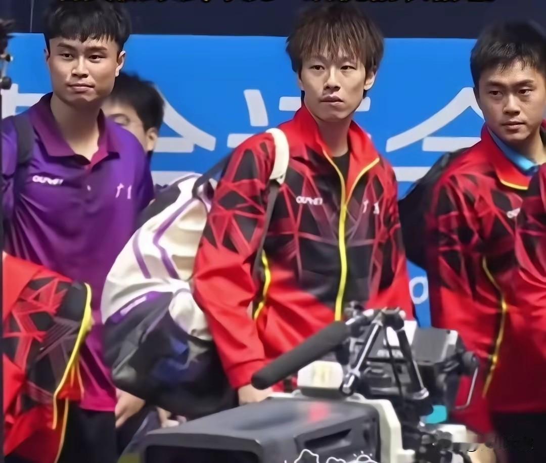 广东队看着大杀四方的樊振东，想想晚上对阵北京队，脸上那露出了复杂的神色！