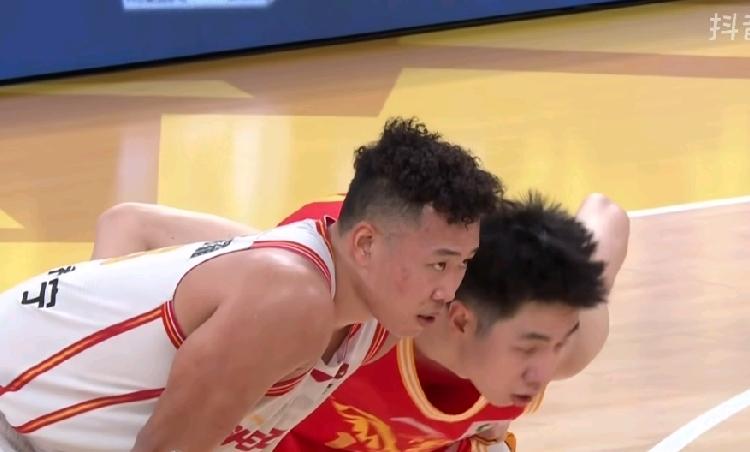 浙江广厦1:0深圳！3点不争的事实...第一:浙江广厦主场111:100战胜