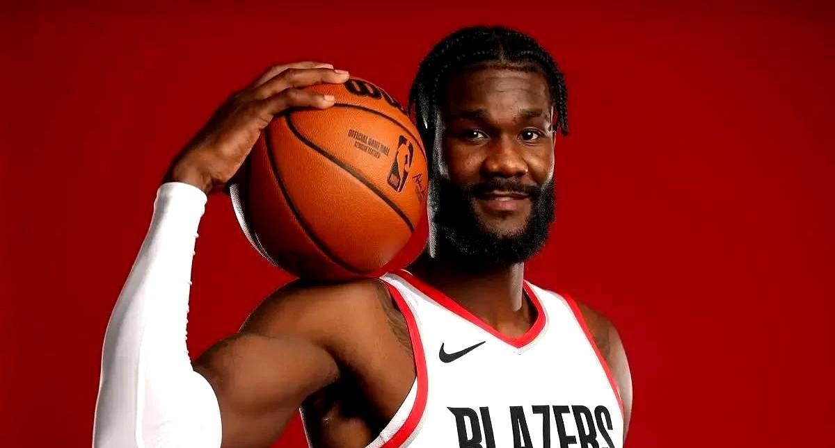 NBA最怪的球员，身高2米13不敢对抗。场均罚球0.6次，比很多后卫还少。一
