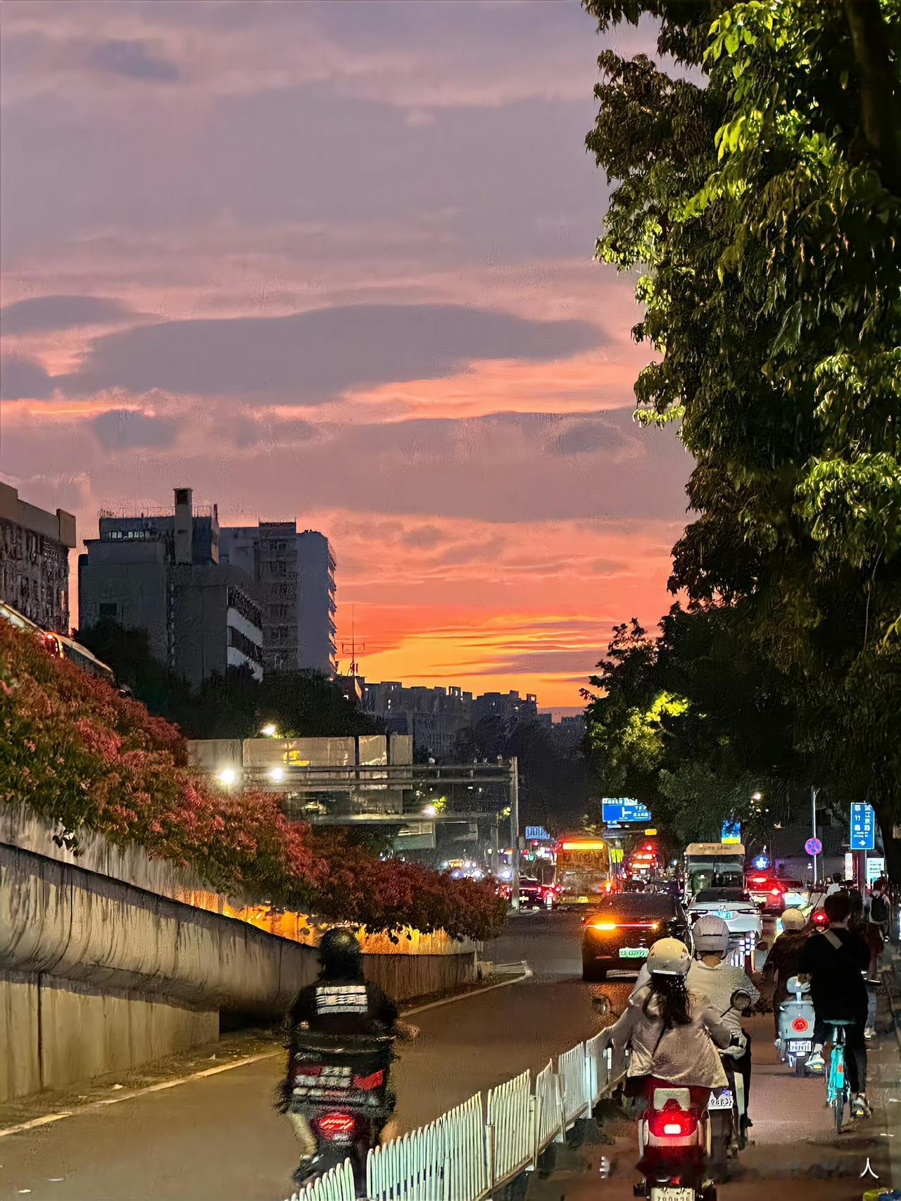 老话说得好，做人啊，千万别太精明，你看那些事事都要算计的人，跟人相处总想着占点小