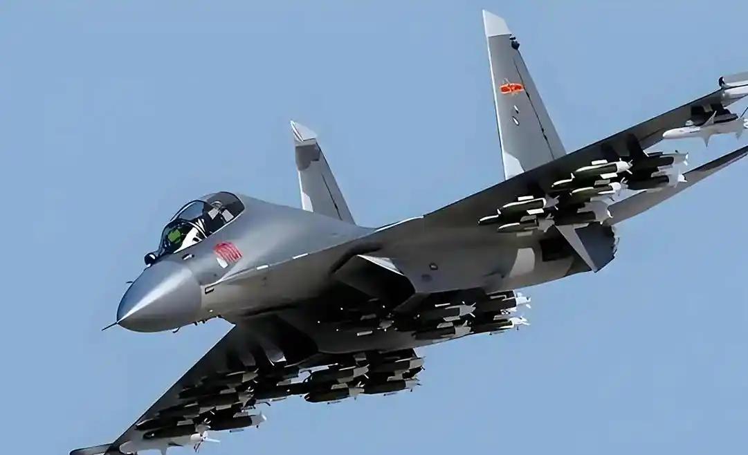 中东终于见识到了什么叫真正的空中优势！外媒炸锅：歼-16雷达尺寸被指远超F-16