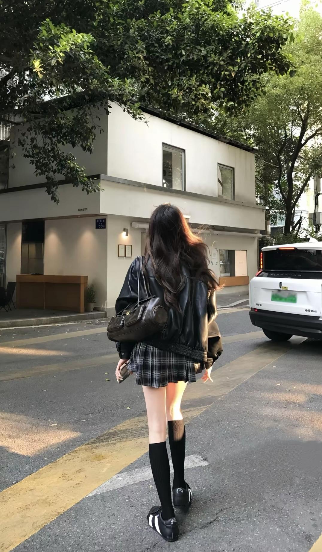 表妹向我吐槽，现在追她的男生越来越少了，这是怎么回事？她说她刚出去工作时，进个工