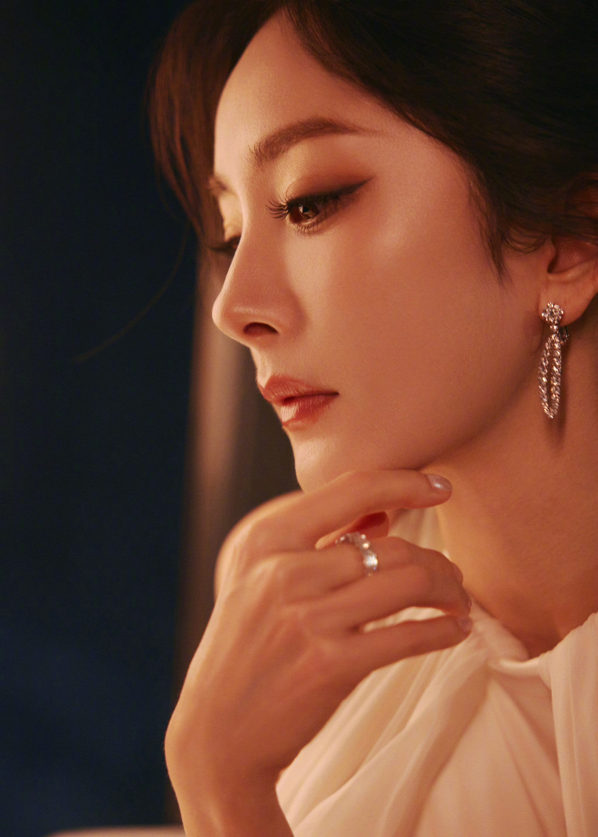 杨幂梦回夕瑶穿Loewe特定