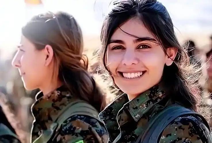 昨天还是反恐盟友，今天就成了“过期包袱”，美国人这一手过河拆桥，不仅撤了梯子，连