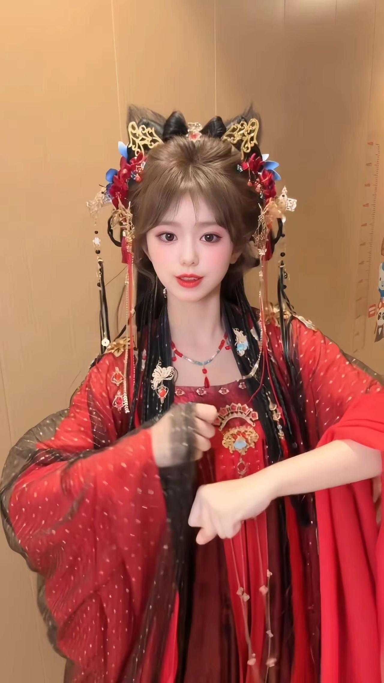 ✨今天是小狐狸呀～🦊红裙转圈圈好灵动！发饰叮当作响超爱！汉服妆造汉服之美在