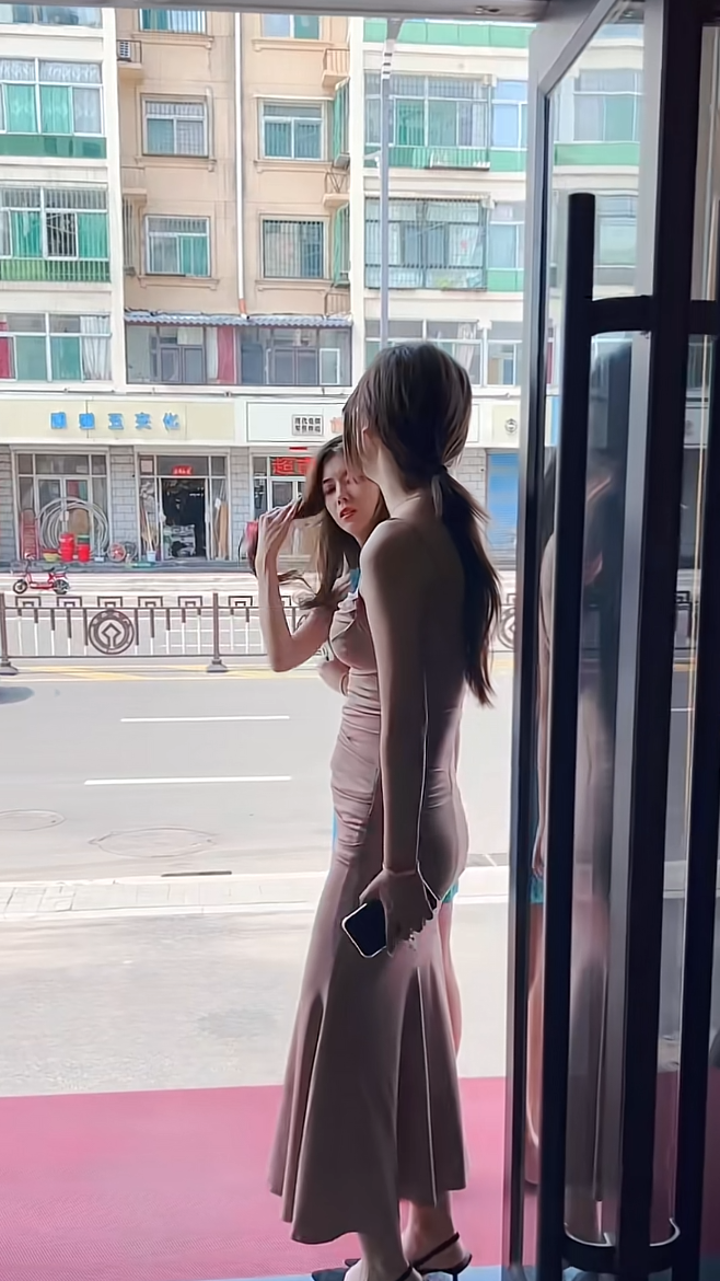 你们公司只招戴眼镜的是吧