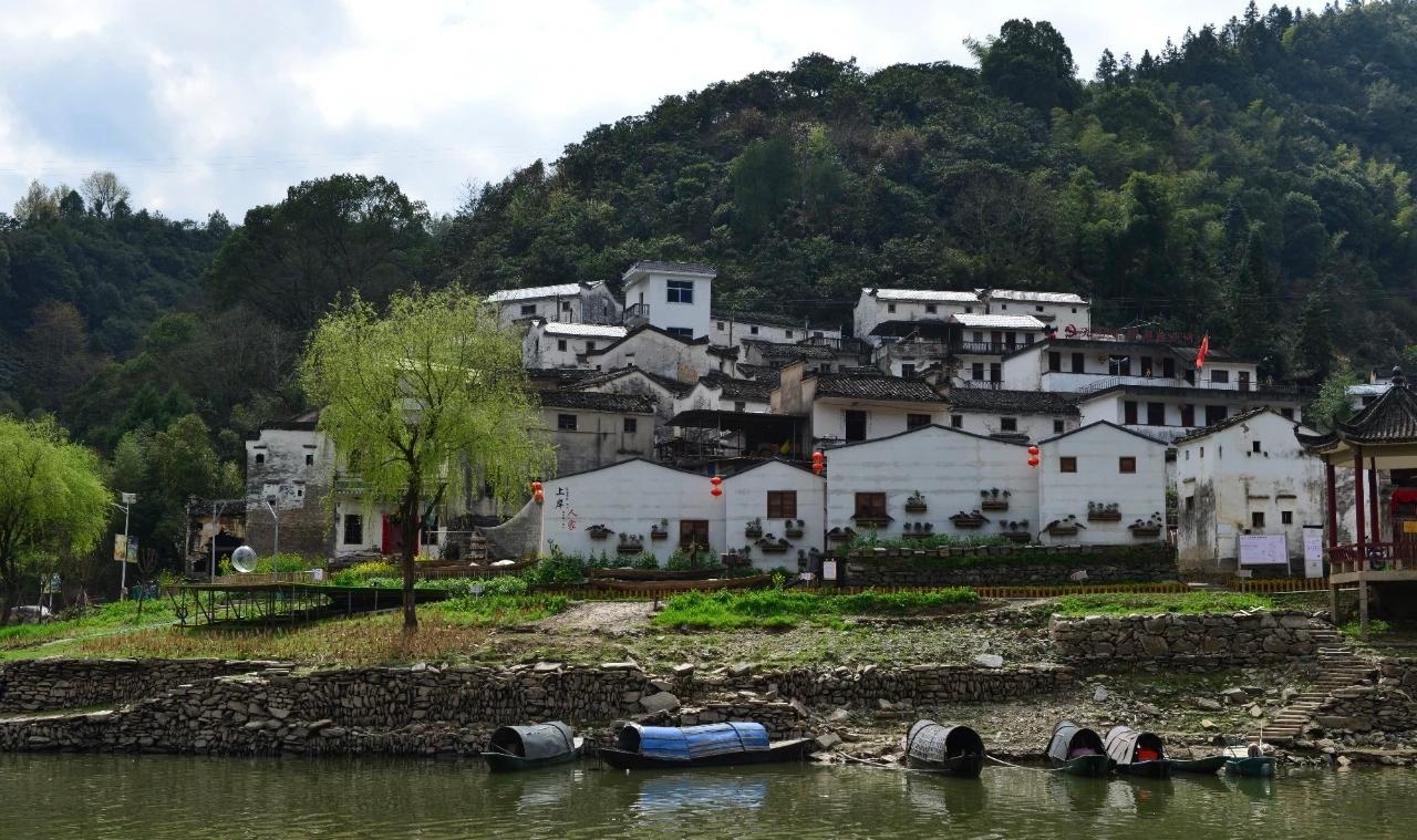 皖南古村落——九砂九砂是在“新安江山水画廊”景区内游览的一个皖南古村落。