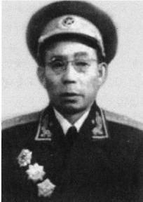 1936年，红军团长李文清因没有救援骑兵排，被贺龙下令枪毙，临刑前他怒吼：“让我
