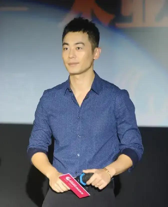 疼到浑身发抖时，她在拍吻戏。乳腺炎发作，高烧39度。马伊琍推开所有安慰，咬着