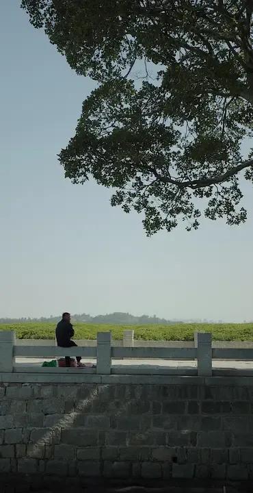 6个猜地名趣味歇后语1、日照香炉生紫烟——焦作。2、无锁无匙——澳门。3、