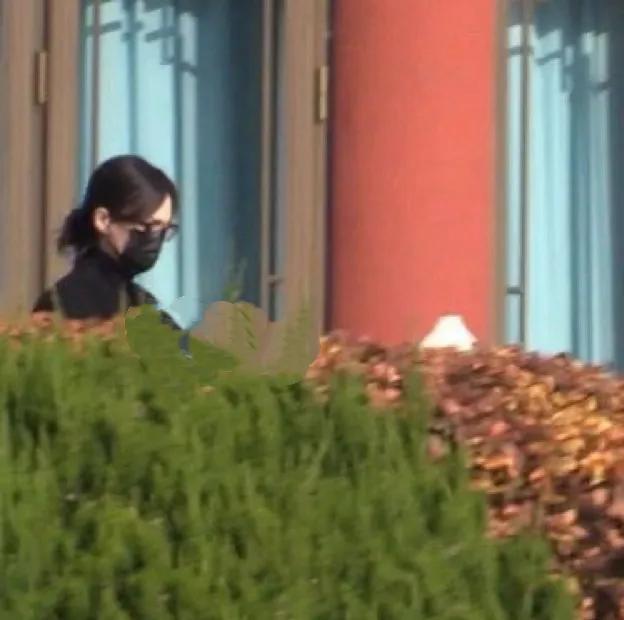 唐嫣这次真的太圈粉了！面对离婚谣言，她没多解释，直接用行动打脸。最近网上都