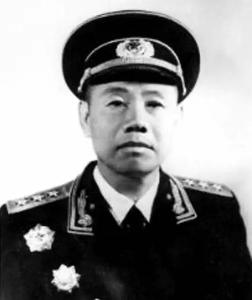 1933年冬天，红四方面军刚打完一仗，还没喘口气，徐向前就把王宏坤叫来，说：你带