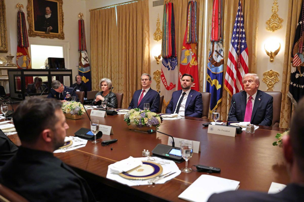 #美国提出俄乌领土问题折中方案#【外媒：泽连斯基称美国提出领土问题“折中方案”】