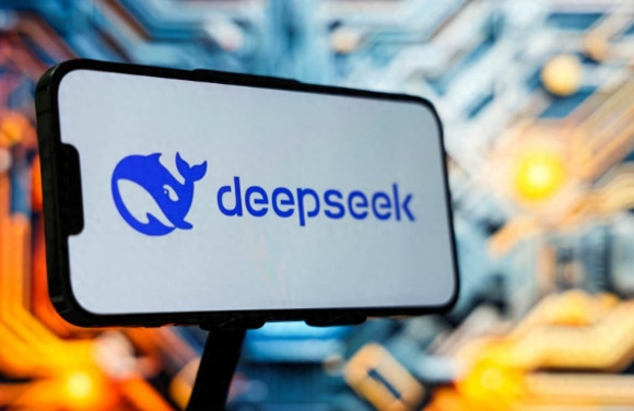 否定开源，否定DeepSeek？这才是给中国AI捅刀子的行为。最近DeepSe