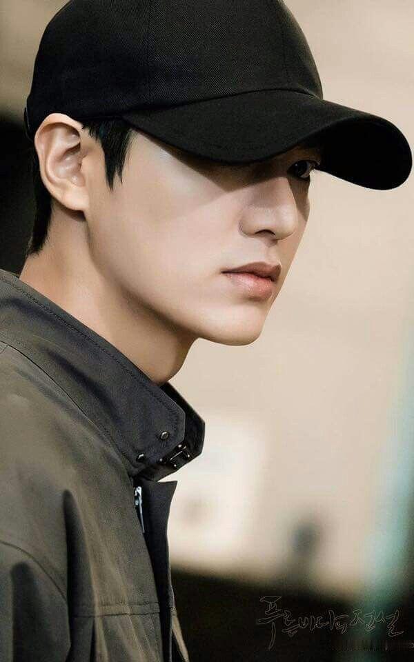 李敏镐怎么会有长得这么正的男人啊啊啊​​​